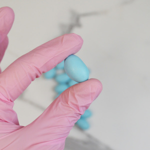 Драже ЯЙЦА с хрустящей начинкой ГОЛУБЫЕ 25 грамм