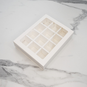 Коробка на 12 конфет с ОКНОМ 180х140х40мм