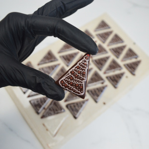 Украшение из шоколадной глазури "Ель" ЗОЛОТАЯ 33х45мм 6 штук