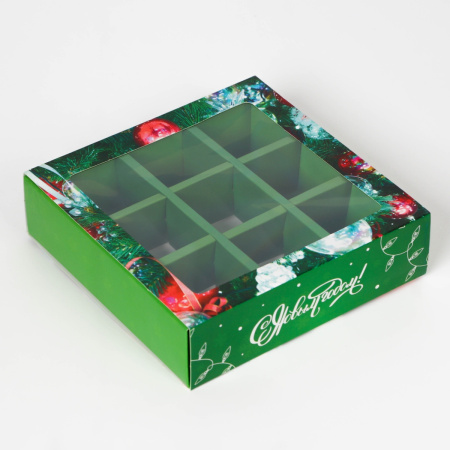 Коробка на 9 конфет ЕЛОЧНЫЕ ИГРУШКИ 13,8х13,8х3,8см