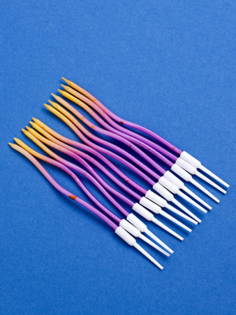 Свечи для торта коктейльные "Серпантин" градиент золотой-фиолетовый 12 штук